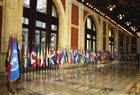 Il "Transatlantico" della Camera dei deputati con le bandiere dei Paesi partecipanti alla Conferenza mondiale delle donne parlamentari per la tutela dell' infanzia e dell'adolescenza.