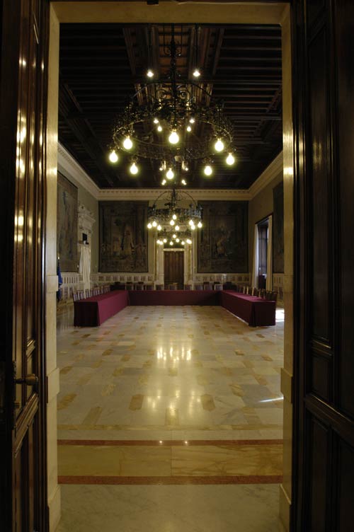 L'ingresso della Sala della Regina